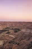 Dinosaur Provincial Park bei Dmmerung - Photo Credit: Travel Alberta